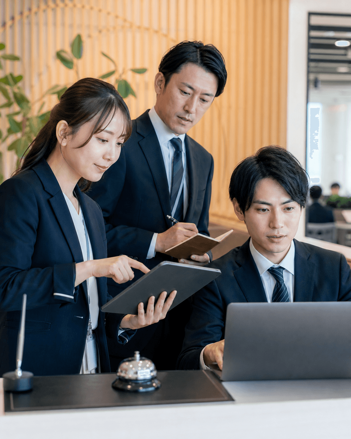 現場でAIをテストする社員